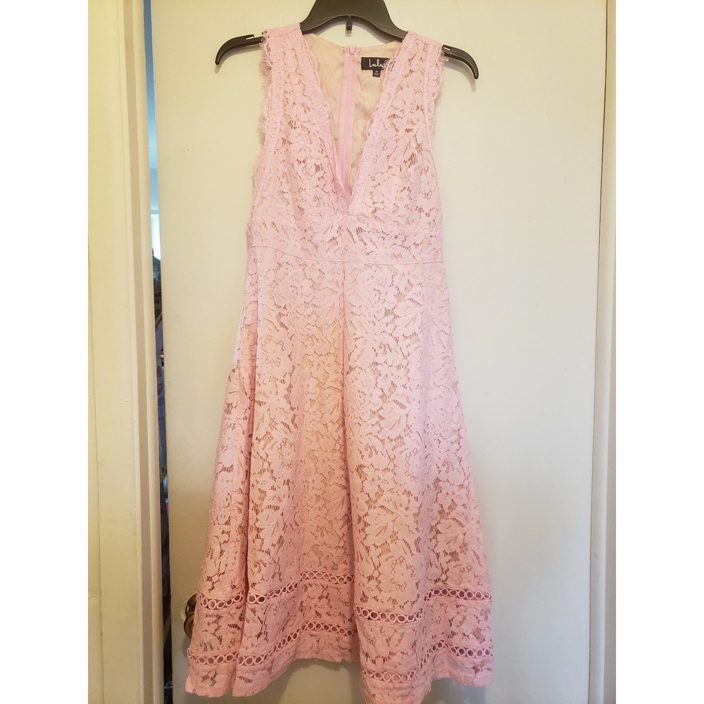 Lulus sleeveless lace pink dress M